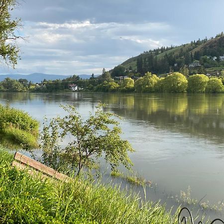 Rayleigh Riverfront Retreat- Peaceful Garden Oasis-25 Minutes To Ski Hill Kamloops Extérieur photo