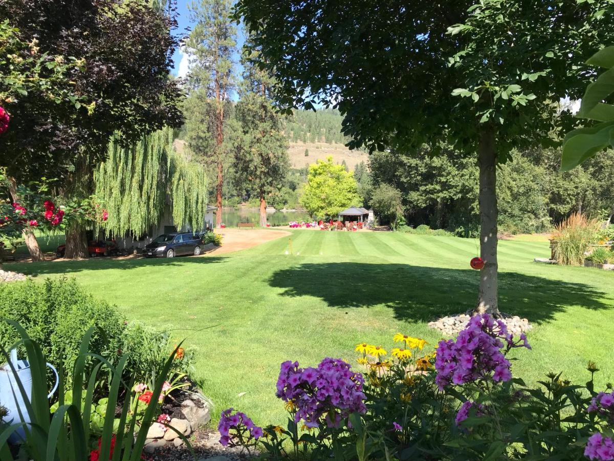 Rayleigh Riverfront Retreat- Peaceful Garden Oasis-25 Minutes To Ski Hill Kamloops Extérieur photo