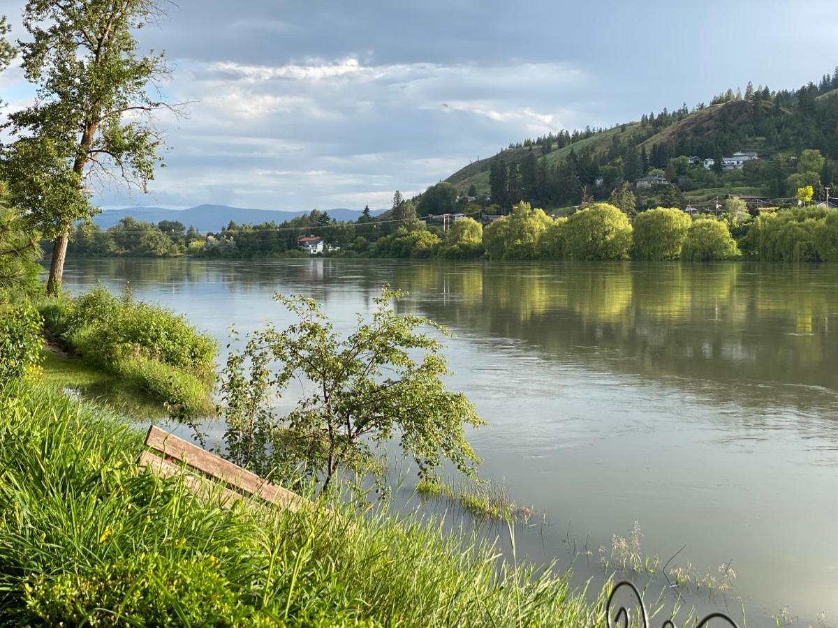 Rayleigh Riverfront Retreat- Peaceful Garden Oasis-25 Minutes To Ski Hill Kamloops Extérieur photo